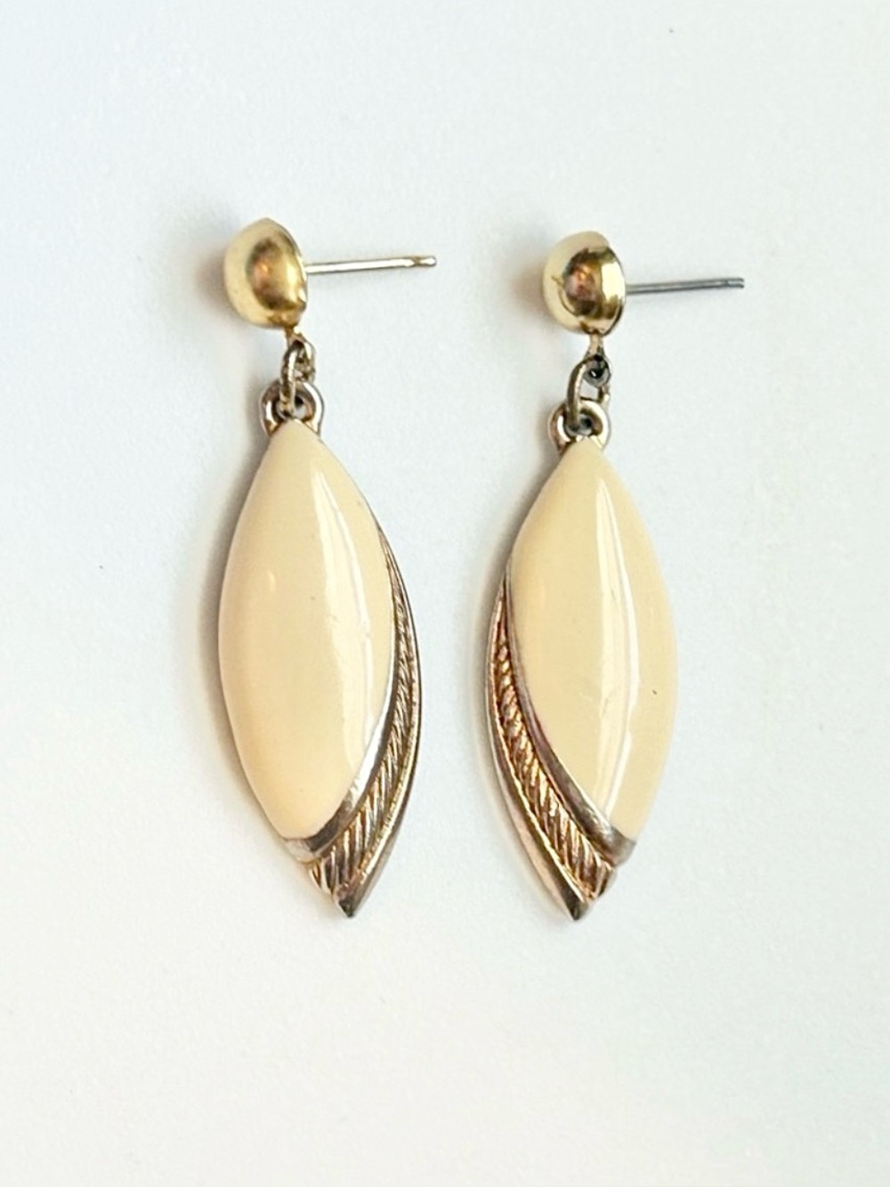 Vintage Gold Tone Dangle Earrings